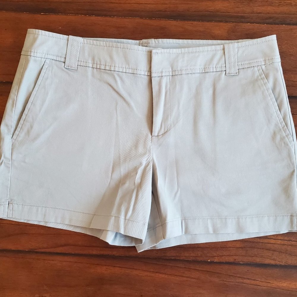 New York and Company gray shorts